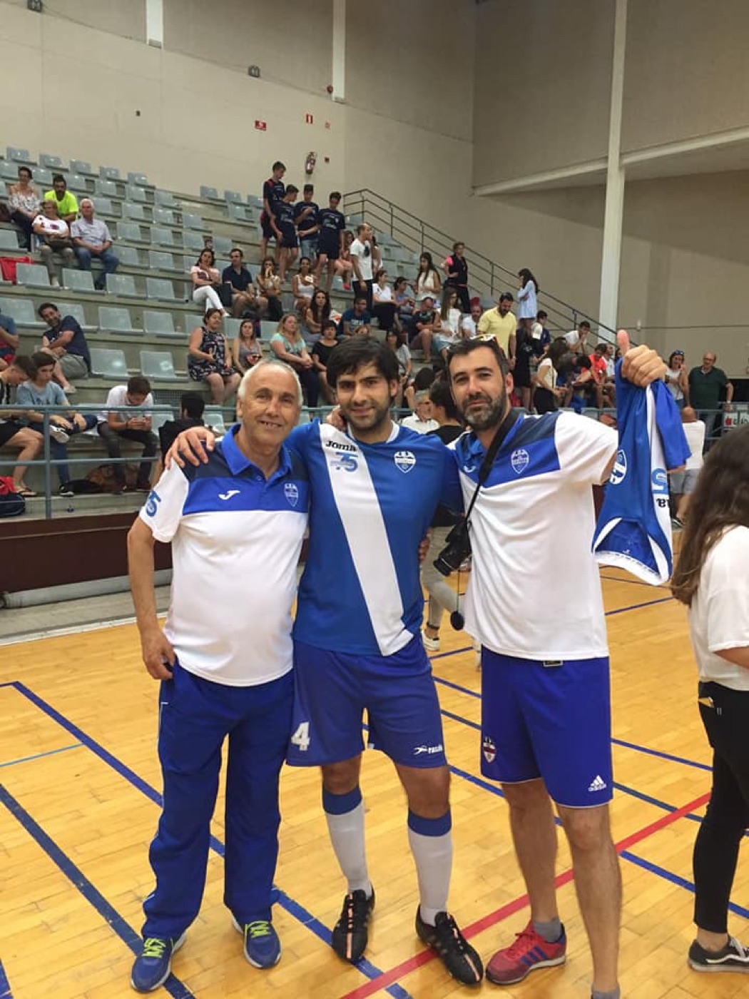 Equipos de futbol · 073